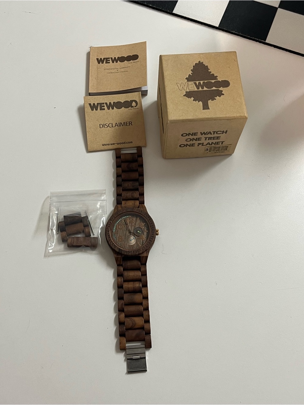 Wewood Wooden walnut Watch - box links and manual included - Picture 12 of 16